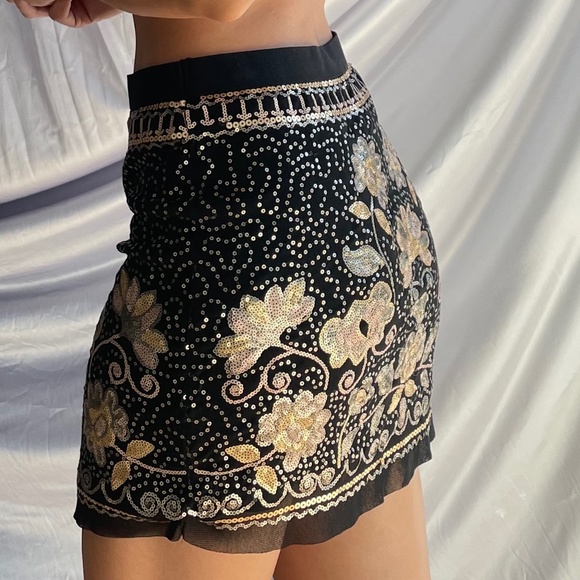 Chelsea & Violet Black Skirt With Gold Floral Sequins, Womens Size Small - Picture 4 of 8